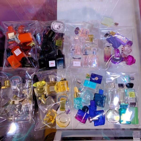 Bag of Red/Pink/White/Blue/Green /Black Mini Perfumes